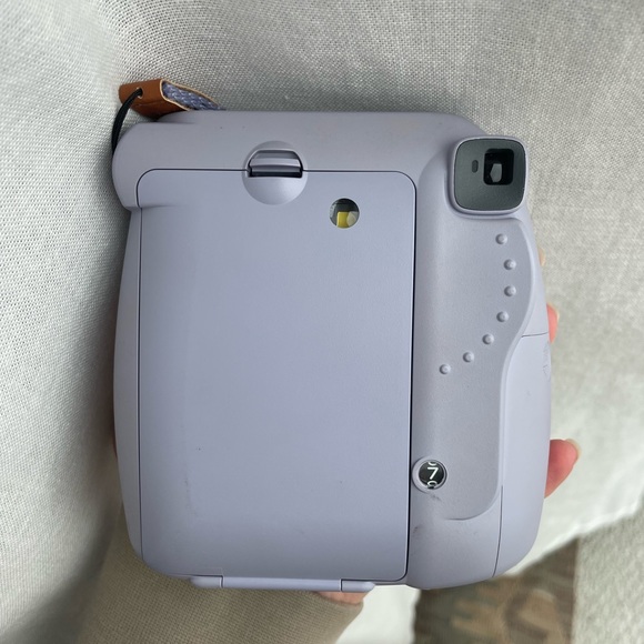 Polaroid camera Instax mini 9 in lavender - Picture 3 of 3